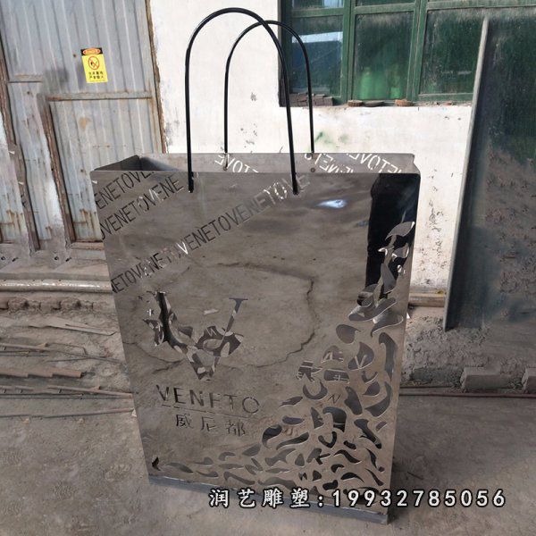 学校不锈钢购物袋雕塑