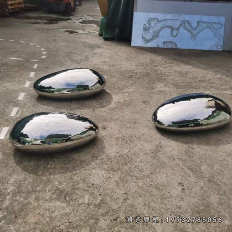 酒店不锈钢镜面鹅卵石景观雕塑