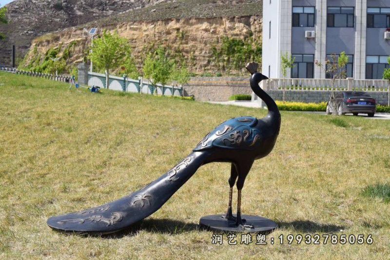 铜雕孔雀动物草坪雕塑