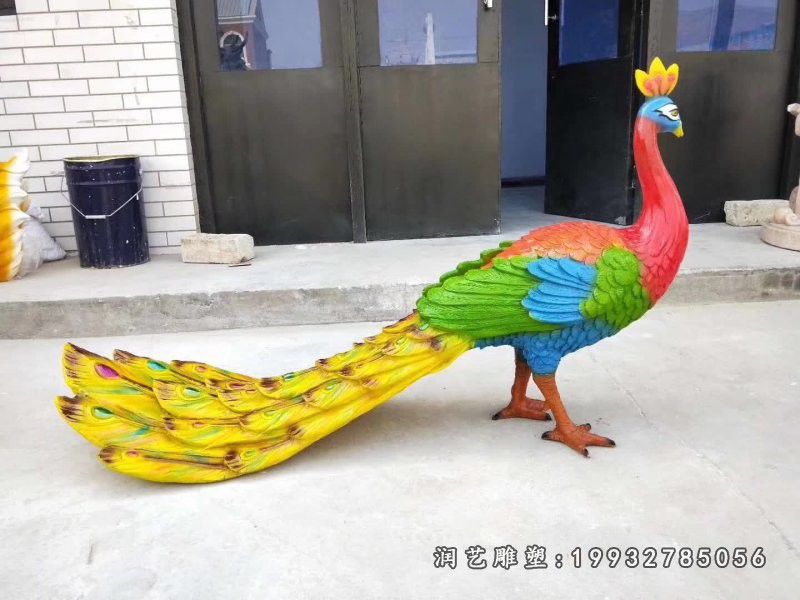学校玻璃钢孔雀动物雕塑