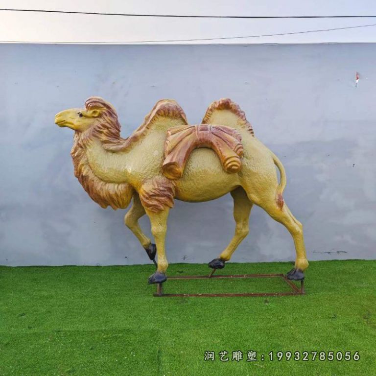 花园玻璃钢骆驼动物雕塑
