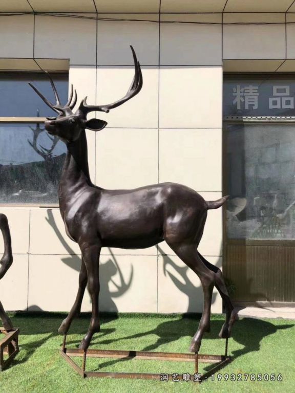 城市公寓动物鹿铜雕